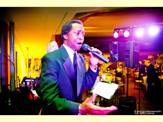 Laymon singingll